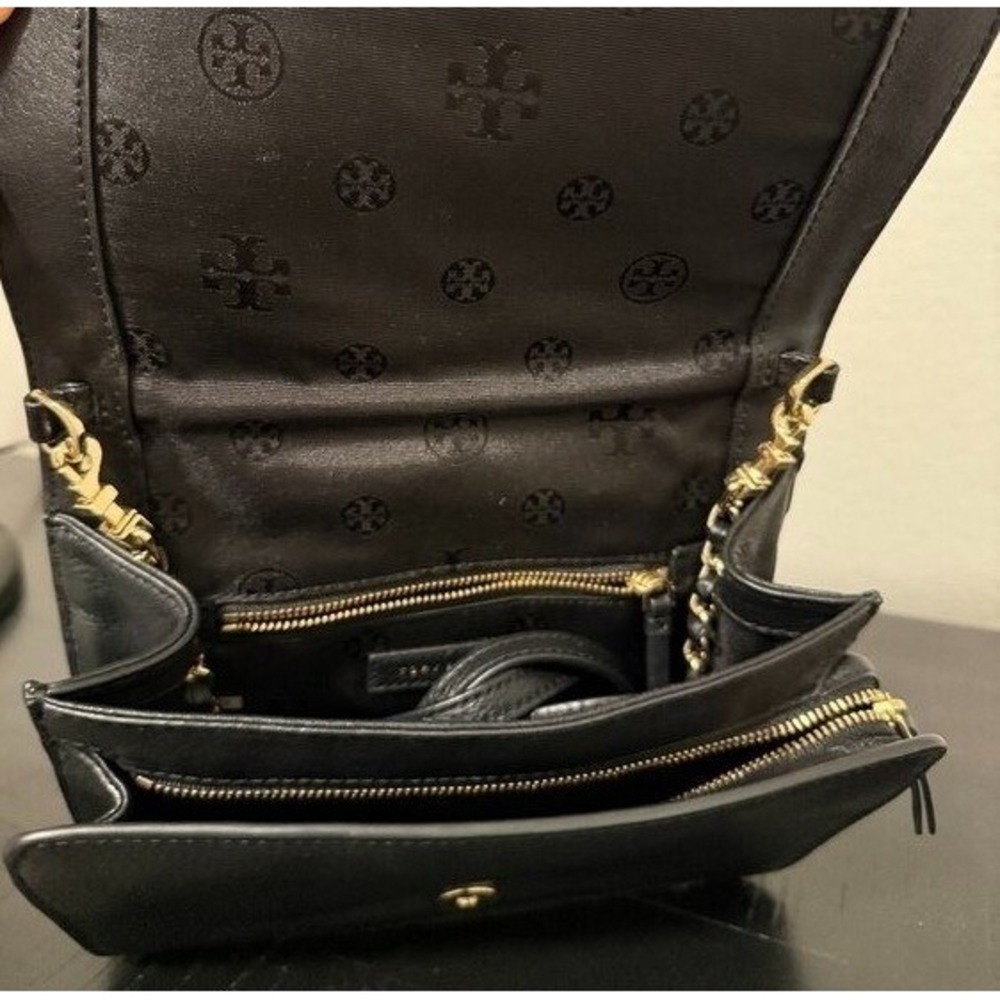 Tory Burch Landon Black Pebbled Leather Crossbody Bag Gold Logo Chain Strap - Picture 2 of 7